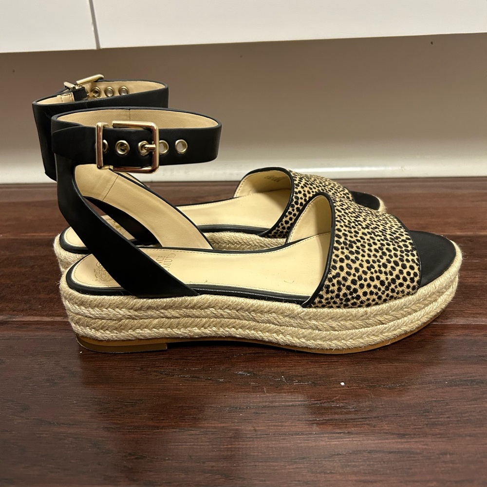 Vince Camuto Black and Tan Espadrille Sandals